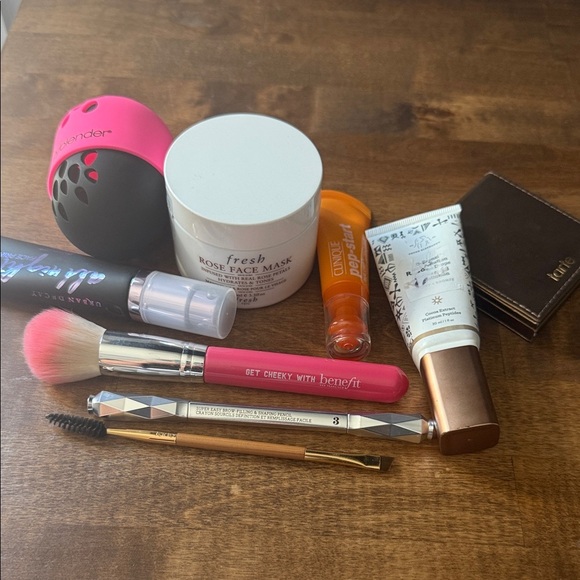 Makeup skincare bundle - Picture 1 of 12